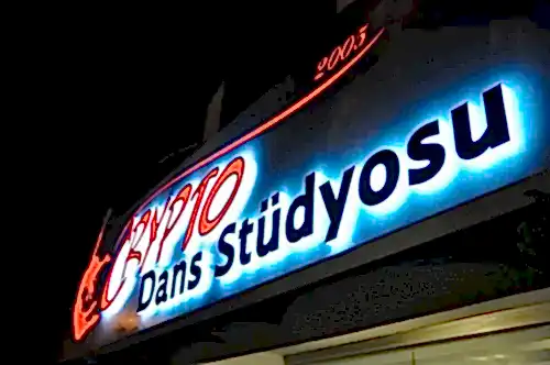 Crypto Dans Stüdyosu